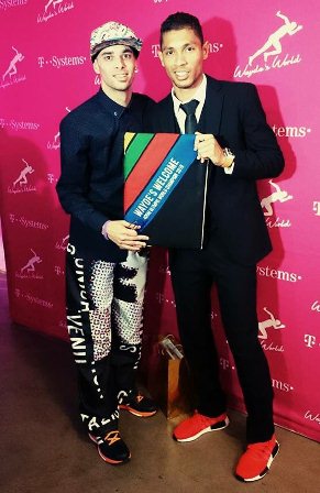 Clint White with Wayde van Niekerk - Image via Twitter