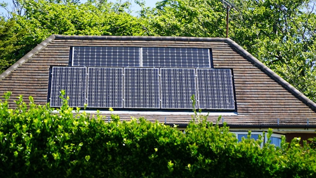 House with Solar Panels - Image: Watt A Lot on Unsplash